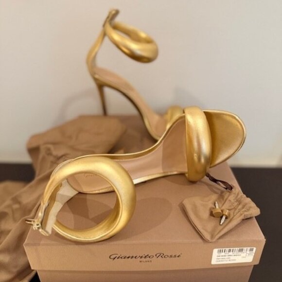 Gianvito Rossi Shoes - GIANVITO ROSSI BIJOUX Size 37.5 GOLD METALLIC LEATHER SANDALS